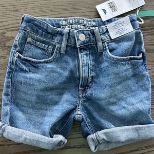 NWT denim shorts size 6-7